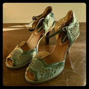 Green Retro Heels - Chinese Laundry WORN ONCE